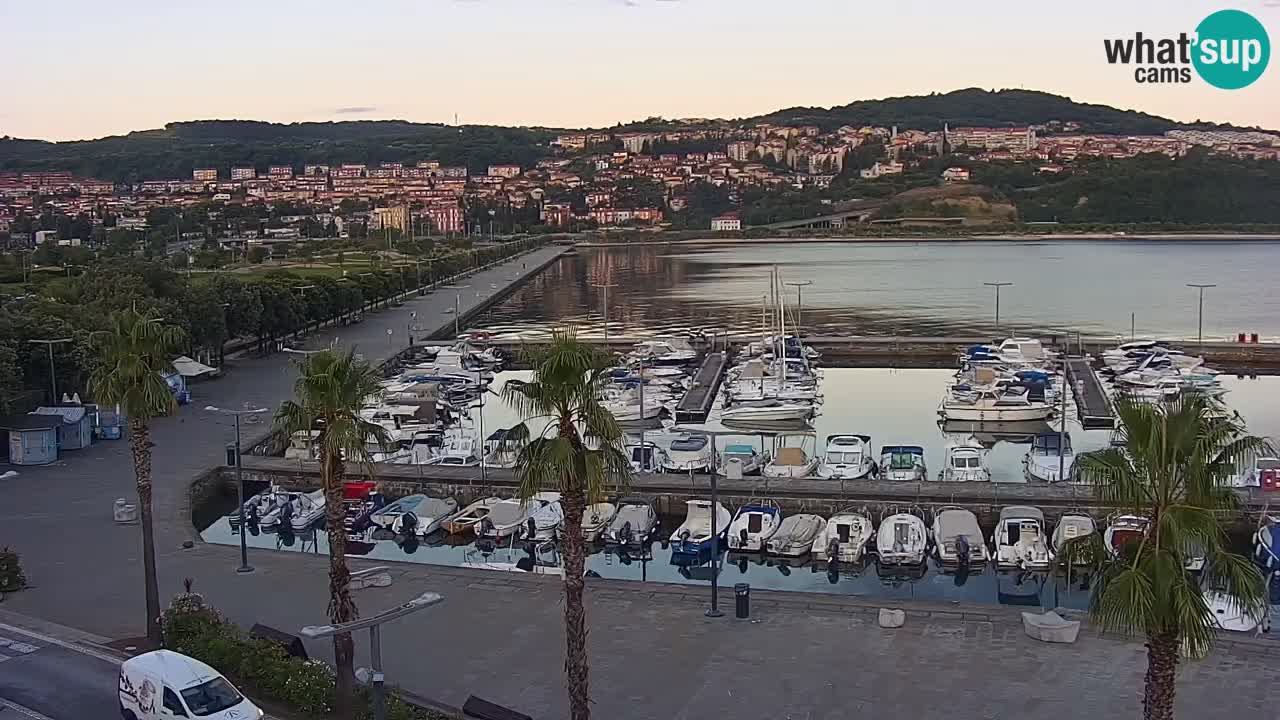 Webcam Koper – Panorama of the marina and promenade from the Grand Hotel Koper