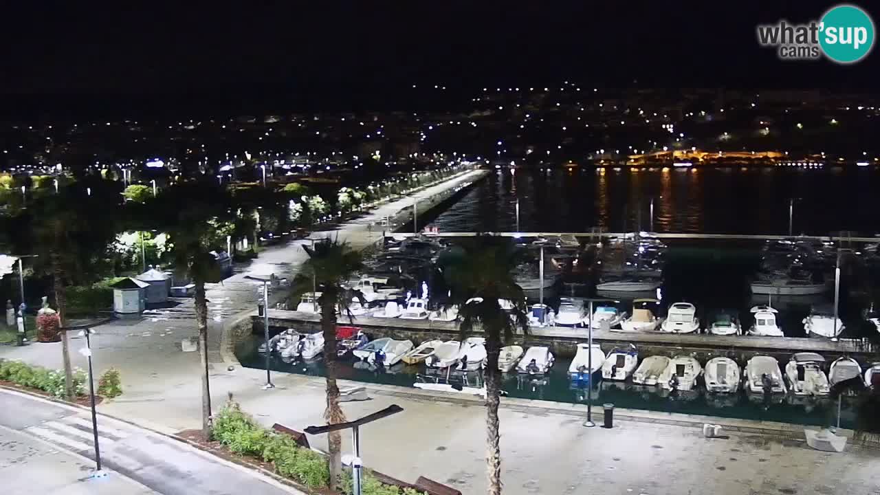 Spletna kamera Luka Koper v živo – Potniški terminal in tovorno pristanišče – Slovenija