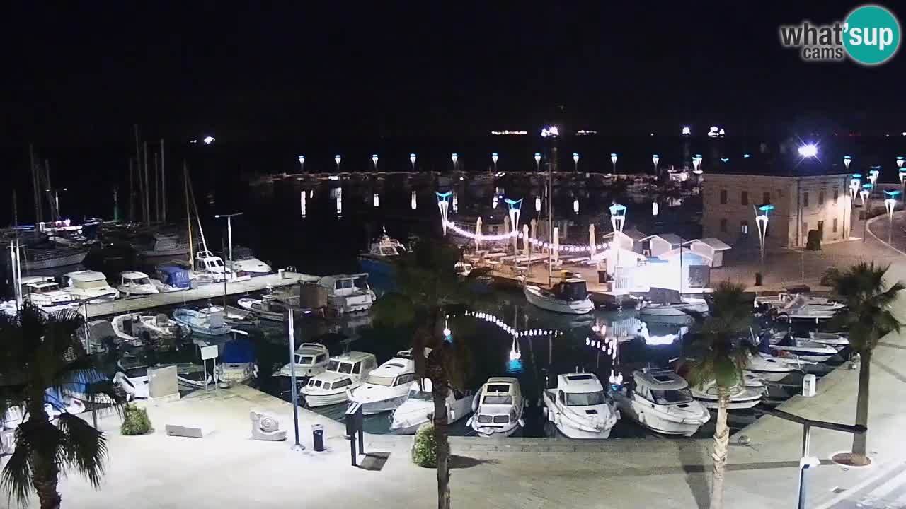 Spletna kamera Luka Koper v živo – Potniški terminal in tovorno pristanišče – Slovenija