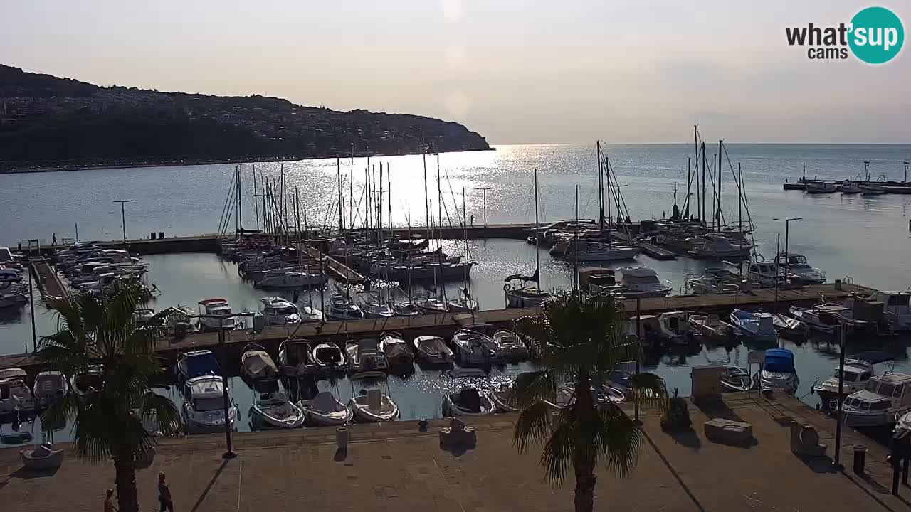 Webcam Koper – Panorama des Jachthafens und der Promenade vom Hotel Grand Koper