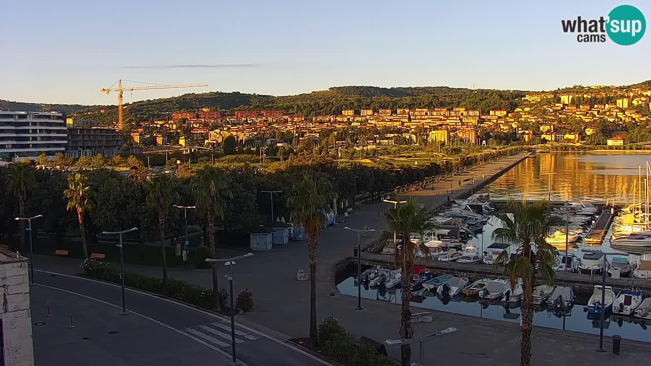 Webcam Koper – Panorama of the marina and promenade from the Grand Hotel Koper