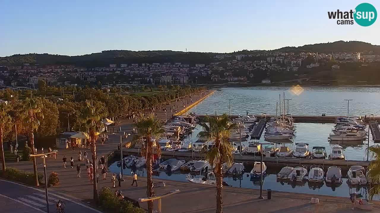 Spletna kamera Koper – Panorama na marino in promenado s Hotela Grand Koper
