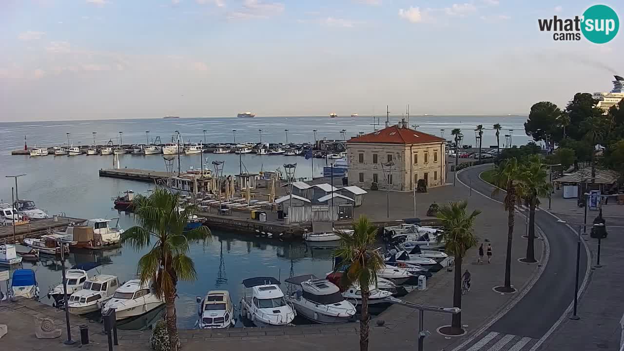 Spletna kamera Koper – Panorama na marino in promenado s Hotela Grand Koper