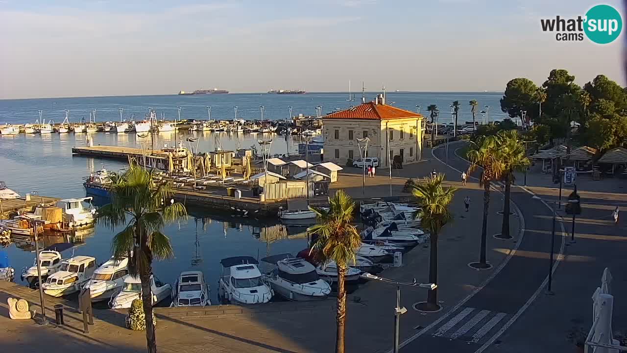 Webcam Koper – Panorama des Jachthafens und der Promenade vom Hotel Grand Koper