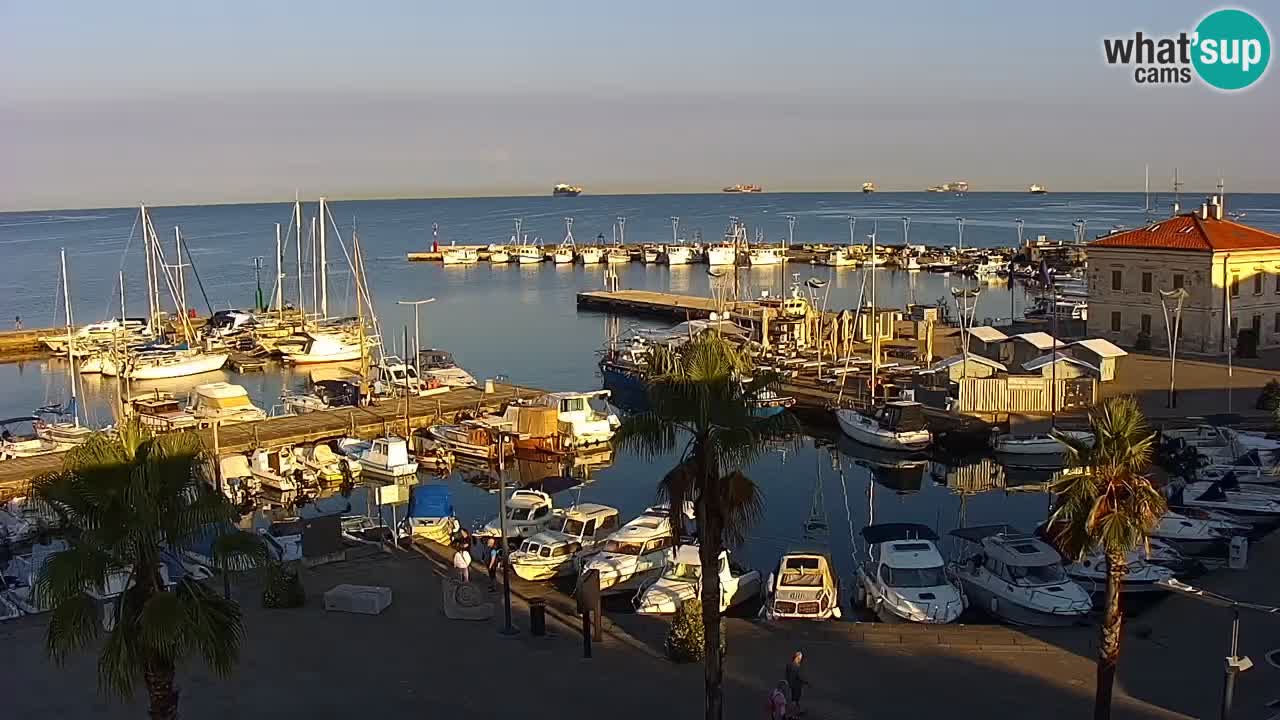 Webcam Koper – Panorama of the marina and promenade from the Grand Hotel Koper