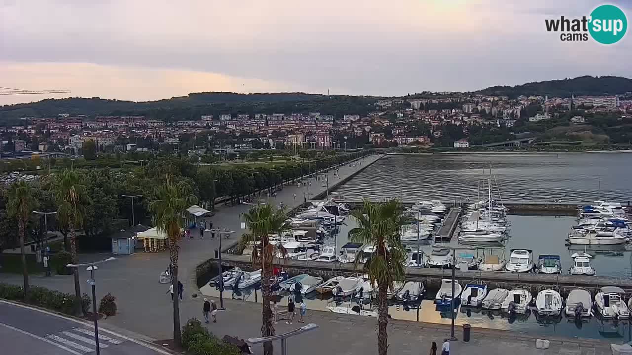 Webcam Koper – Panorama de la marina et de la promenade depuis le Grand Hotel Koper
