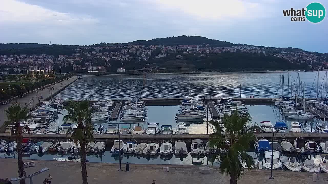 Webcam Koper – Panorama de la marina et de la promenade depuis le Grand Hotel Koper