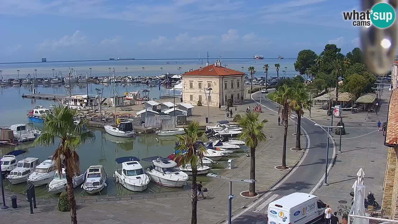 Webcam Koper – Panorama des Jachthafens und der Promenade vom Hotel Grand Koper