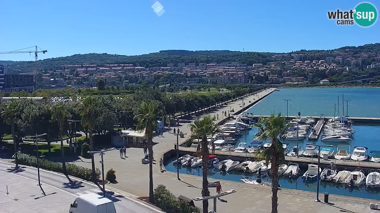 Webcam Koper – Panorama des Jachthafens und der Promenade vom Hotel Grand Koper