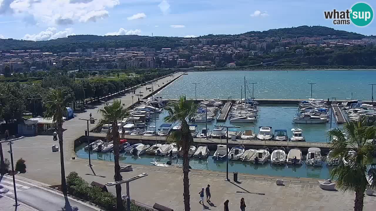 Webcam Koper – Panorama des Jachthafens und der Promenade vom Hotel Grand Koper
