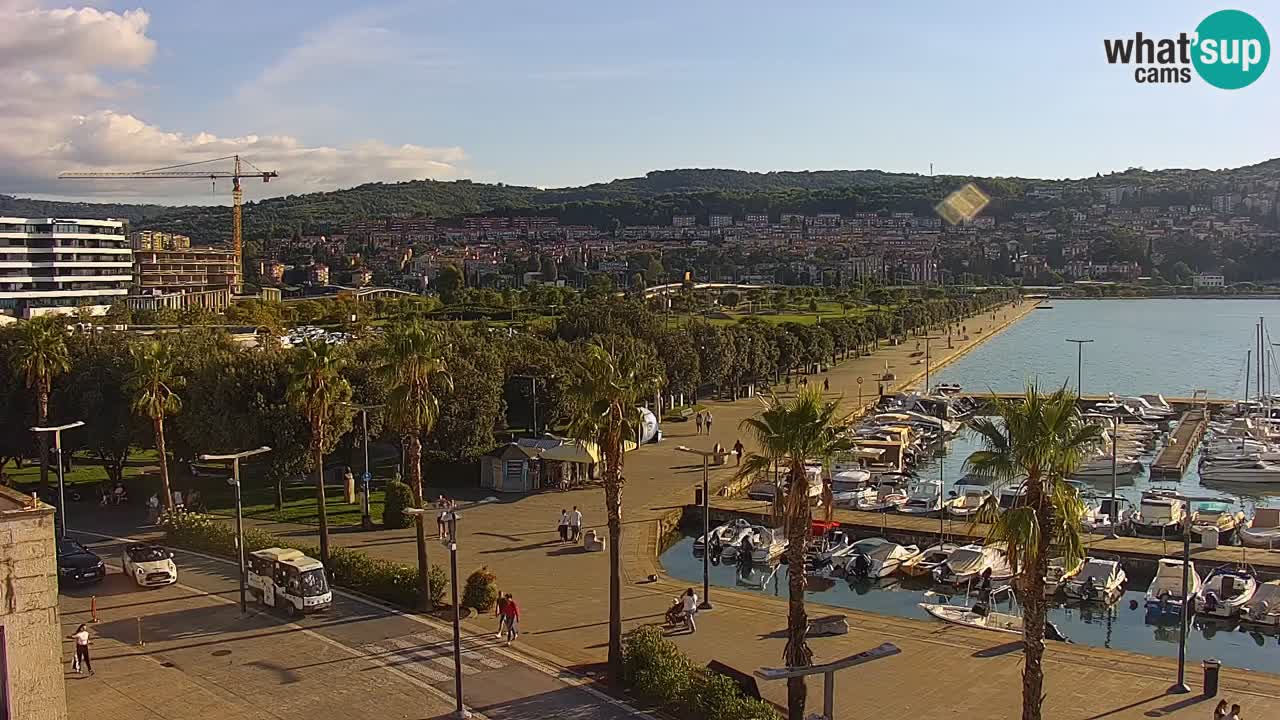 Camera en vivo Koper – puerto deportivo y paseo marítimo desde el Hotel Grand Koper