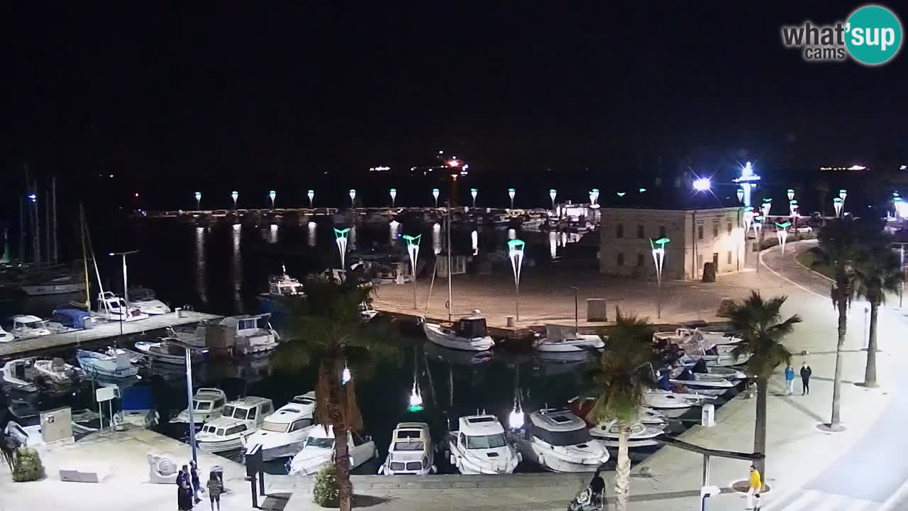 Spletna kamera Luka Koper v živo – Potniški terminal in tovorno pristanišče – Slovenija