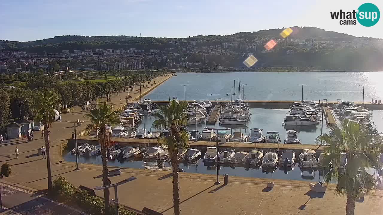 Webcam Koper – Panorama des Jachthafens und der Promenade vom Hotel Grand Koper