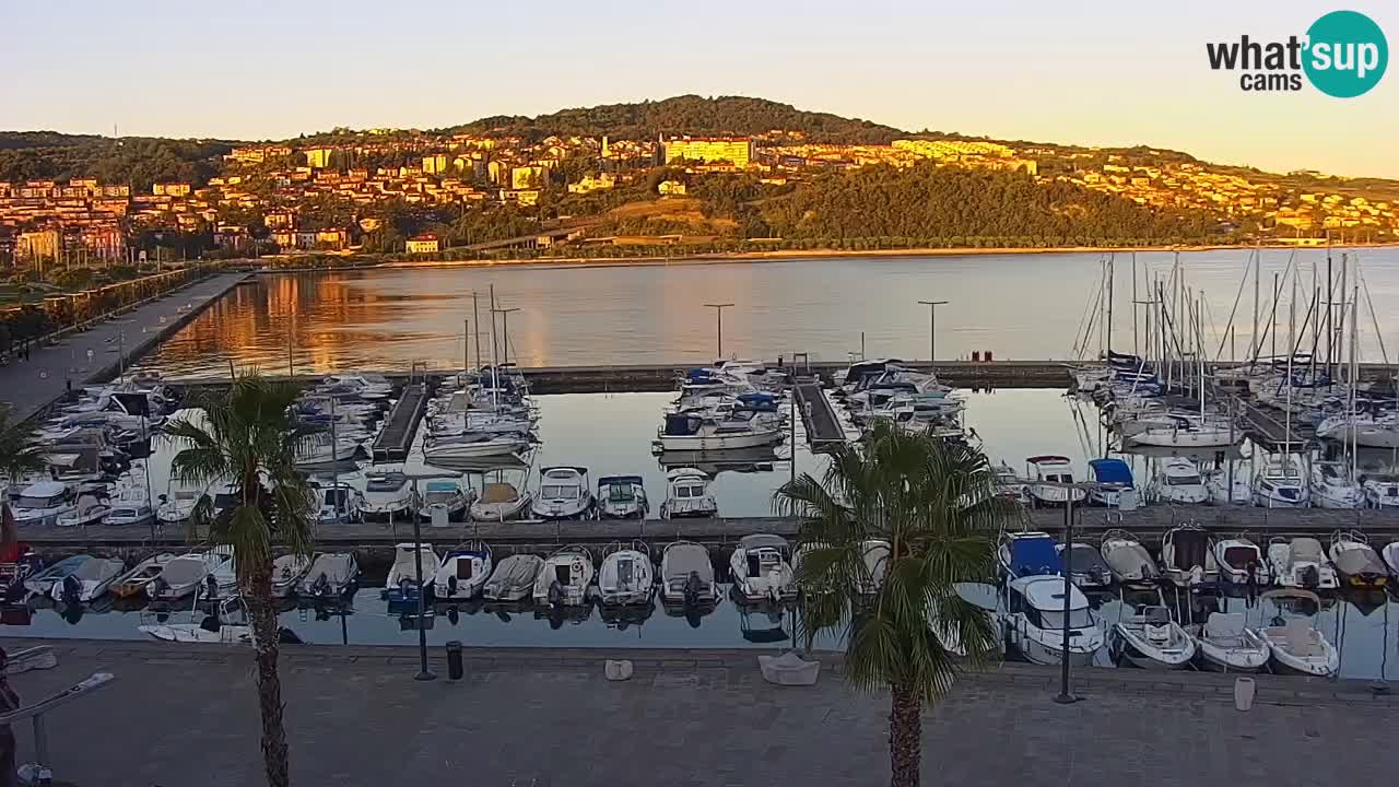 Camera en vivo Koper – puerto deportivo y paseo marítimo desde el Hotel Grand Koper