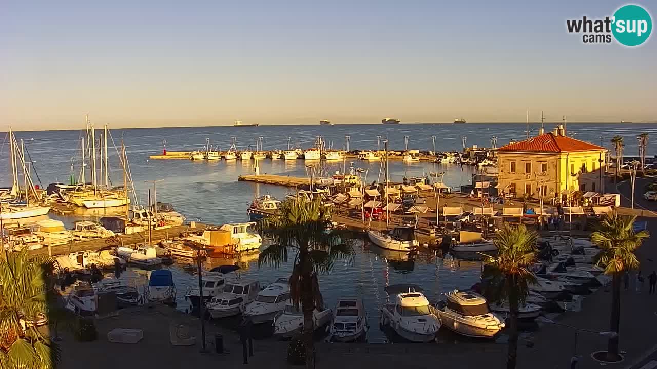 Camera en vivo Koper – puerto deportivo y paseo marítimo desde el Hotel Grand Koper