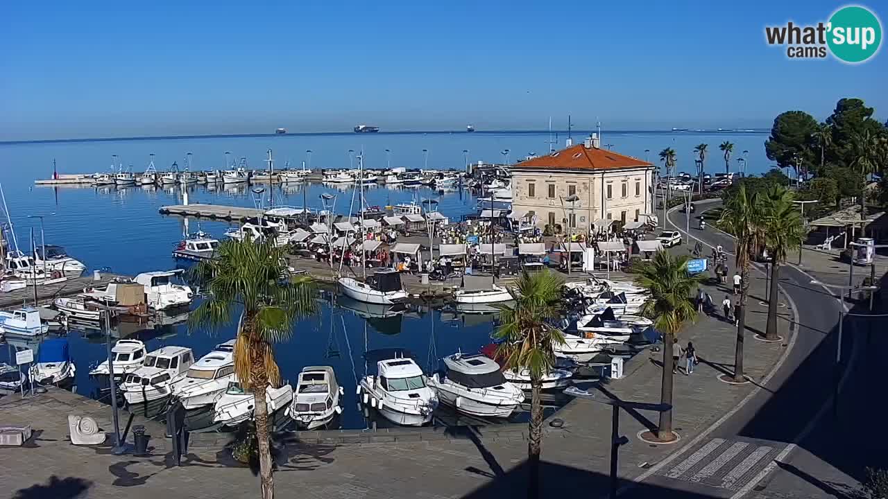 Webcam Koper – Panorama des Jachthafens und der Promenade vom Hotel Grand Koper