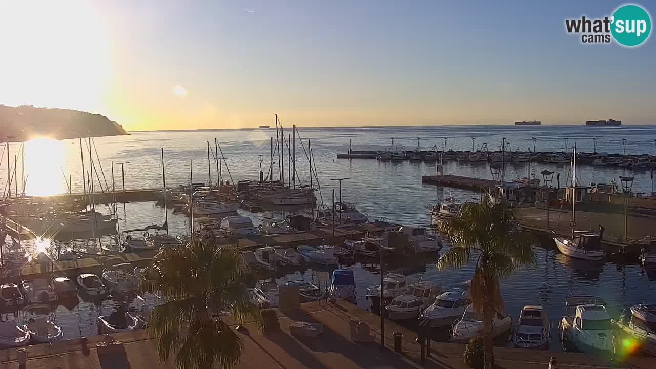 Camera en vivo Koper – puerto deportivo y paseo marítimo desde el Hotel Grand Koper