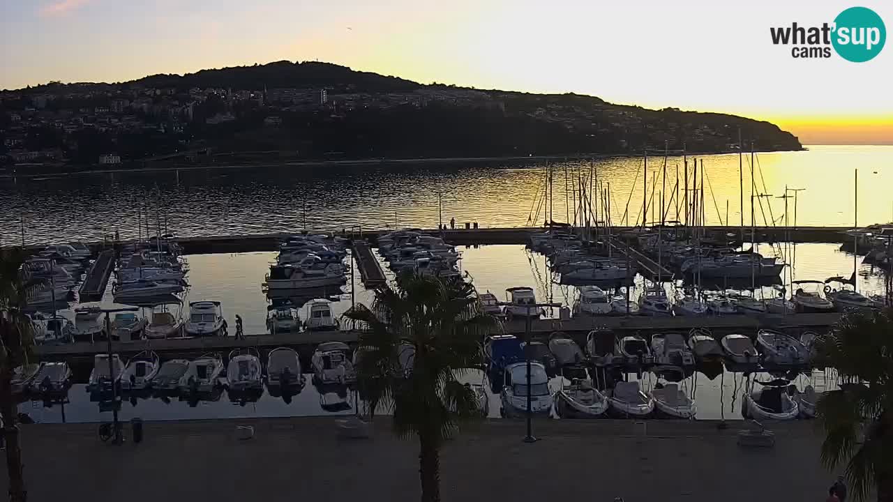 Camera en vivo Koper – puerto deportivo y paseo marítimo desde el Hotel Grand Koper