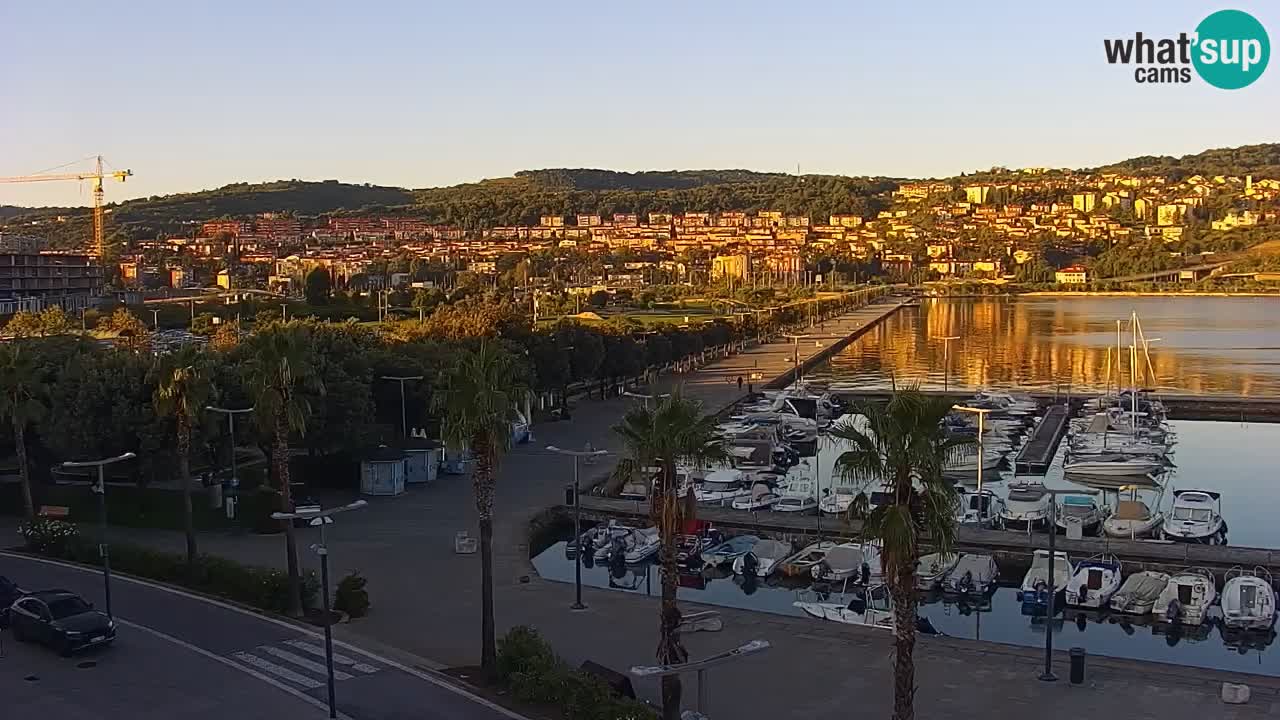 Camera en vivo Koper – puerto deportivo y paseo marítimo desde el Hotel Grand Koper
