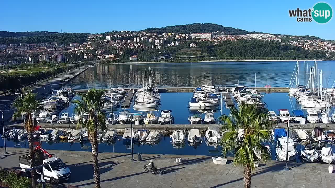 Webcam Koper – Panorama des Jachthafens und der Promenade vom Hotel Grand Koper