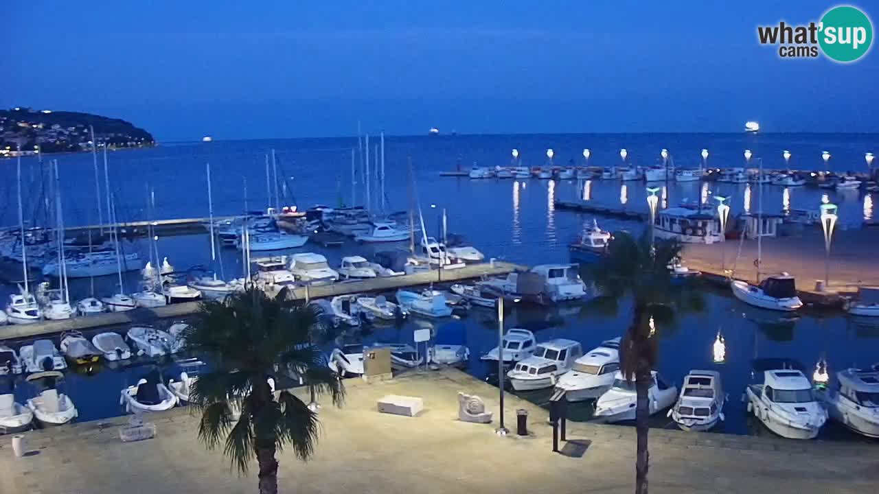 Spletna kamera Koper – Panorama na marino in promenado s Hotela Grand Koper