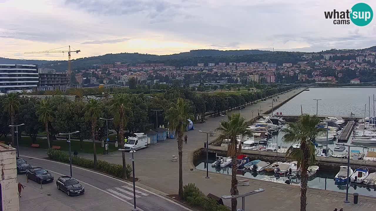 Webcam Koper – Panorama de la marina et de la promenade depuis le Grand Hotel Koper