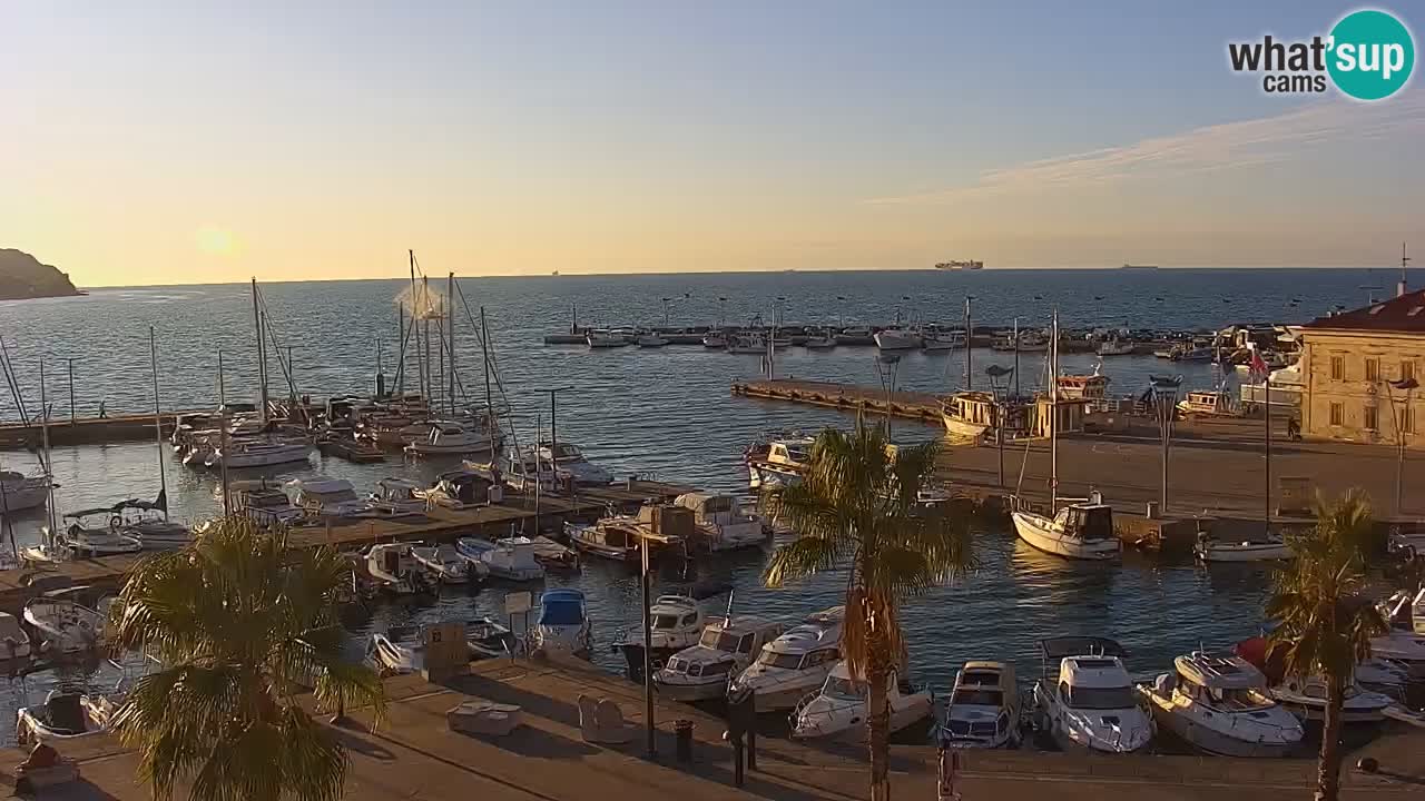 Webcam Koper – Panorama des Jachthafens und der Promenade vom Hotel Grand Koper