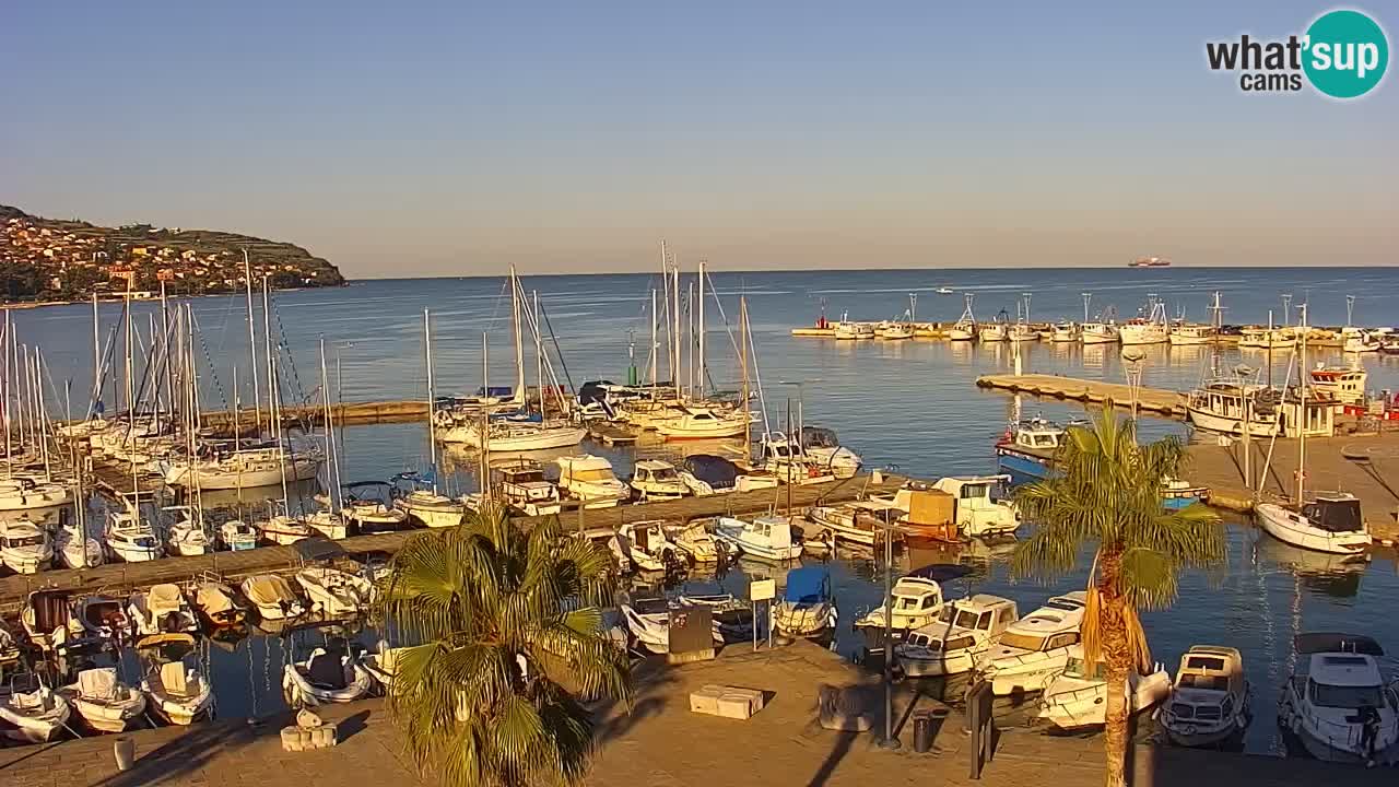 Webcam Koper – Panorama of the marina and promenade from the Grand Hotel Koper