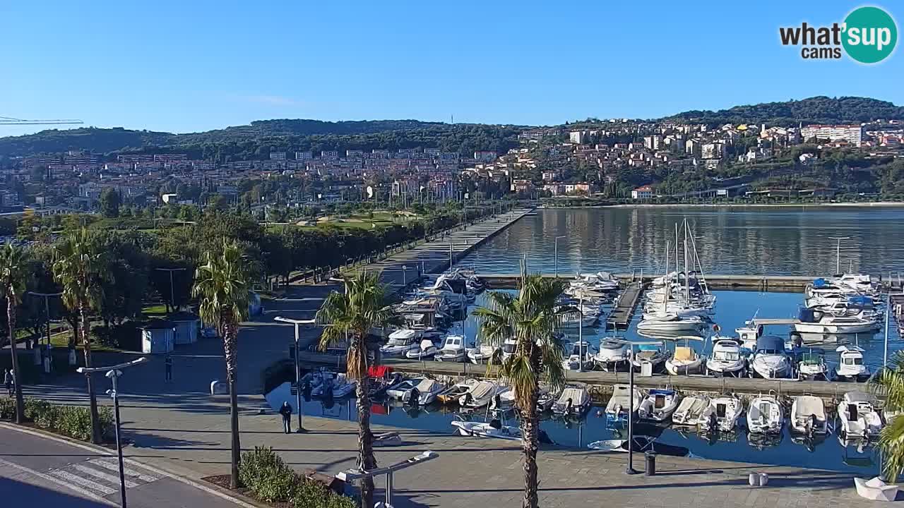 Webcam Koper – Panorama des Jachthafens und der Promenade vom Hotel Grand Koper