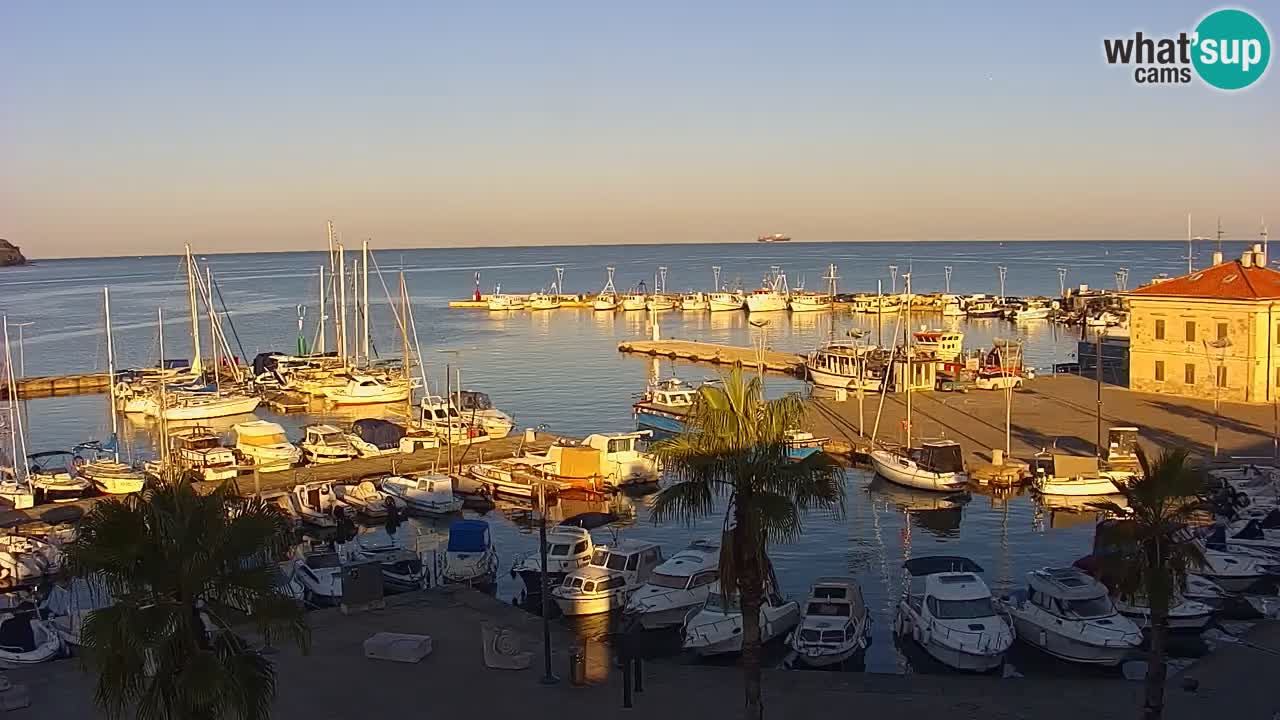 Webcam Koper – Panorama de la marina et de la promenade depuis le Grand Hotel Koper