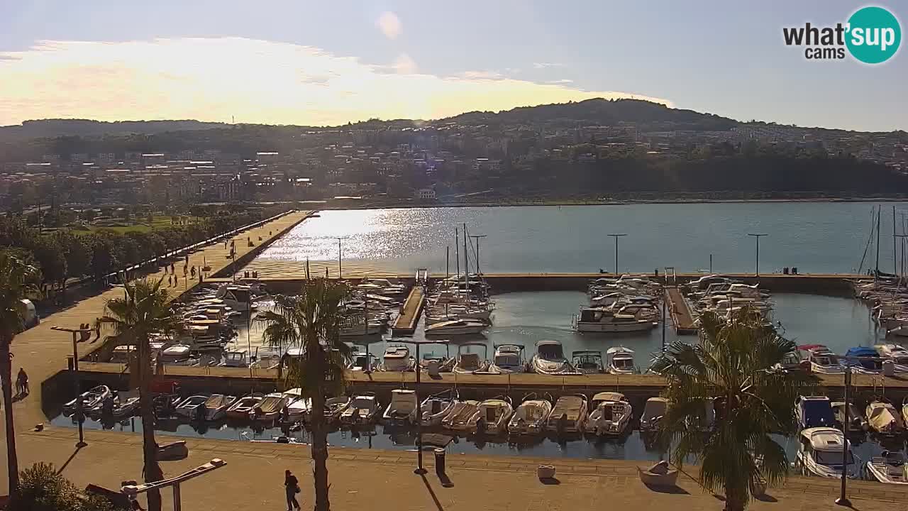 Spletna kamera Koper – Panorama na marino in promenado s Hotela Grand Koper