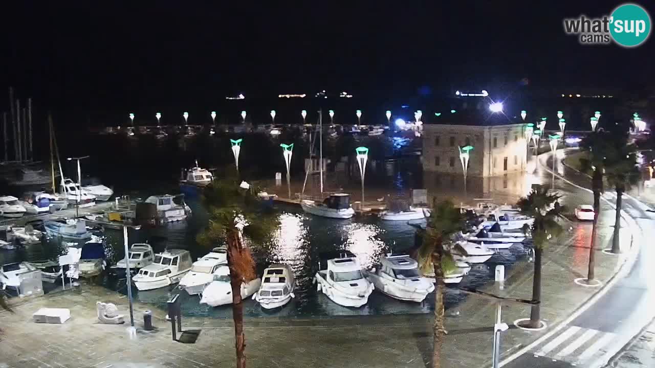 Spletna kamera Luka Koper v živo – Potniški terminal in tovorno pristanišče – Slovenija