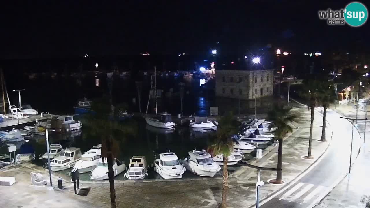 Spletna kamera Luka Koper v živo – Potniški terminal in tovorno pristanišče – Slovenija