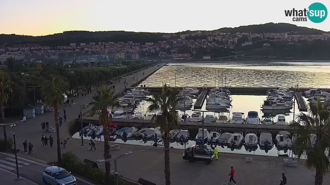Camera en vivo Koper – puerto deportivo y paseo marítimo desde el Hotel Grand Koper