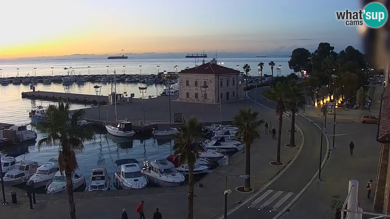 Camera en vivo Koper – puerto deportivo y paseo marítimo desde el Hotel Grand Koper