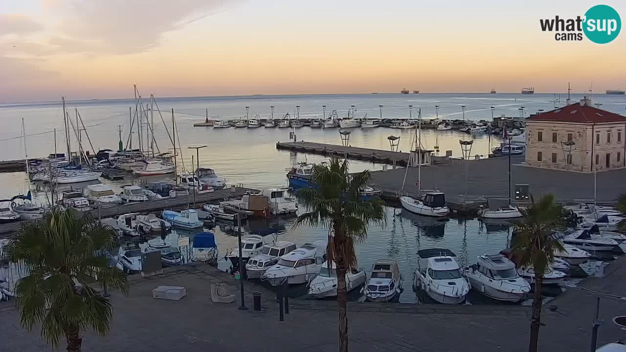 Webcam Koper – Panorama de la marina et de la promenade depuis le Grand Hotel Koper