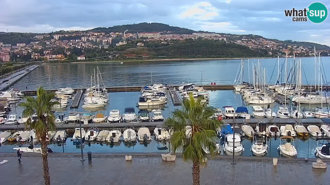 Webcam Koper – Panorama des Jachthafens und der Promenade vom Hotel Grand Koper