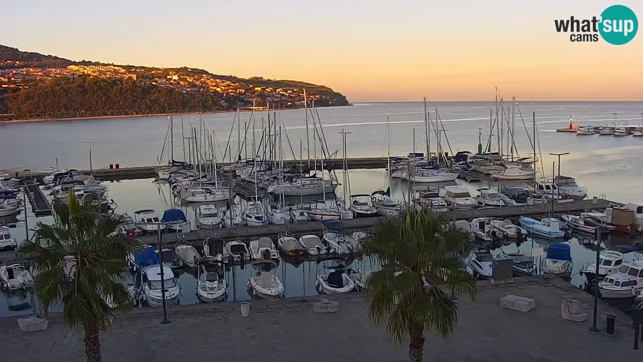 Webcam Koper – Panorama of the marina and promenade from the Grand Hotel Koper