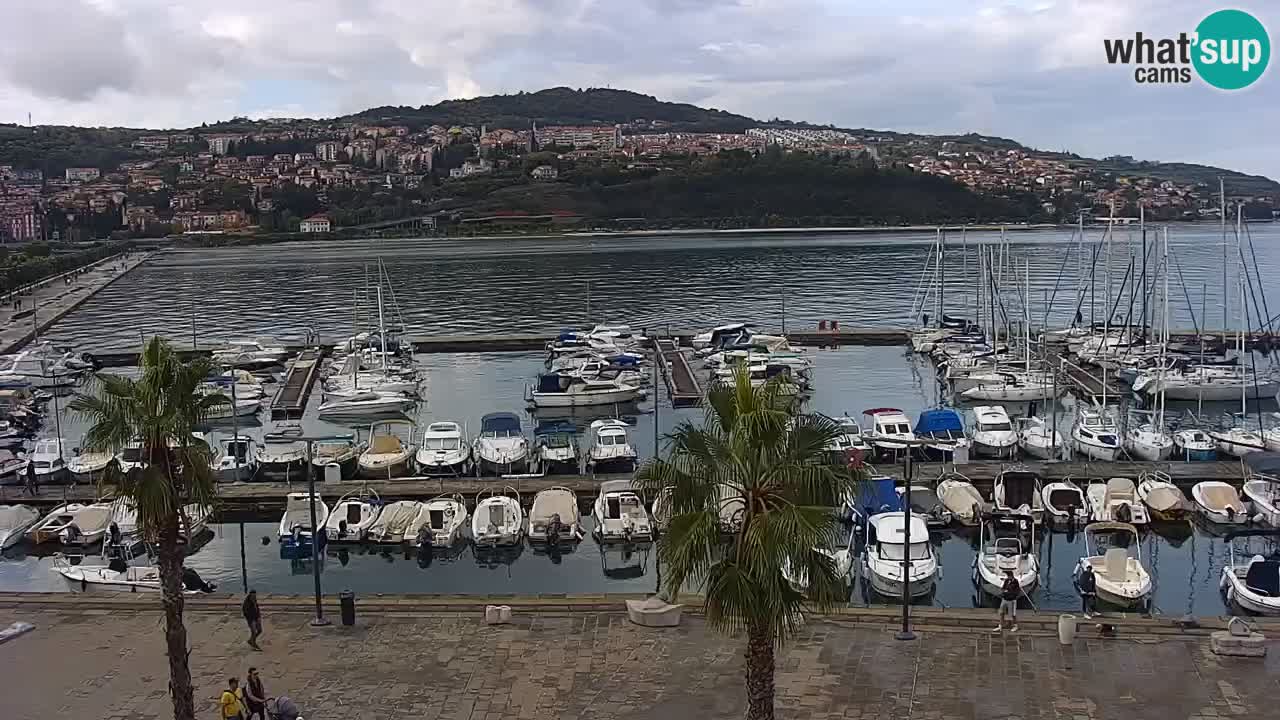 Webcam Koper – Panorama des Jachthafens und der Promenade vom Hotel Grand Koper