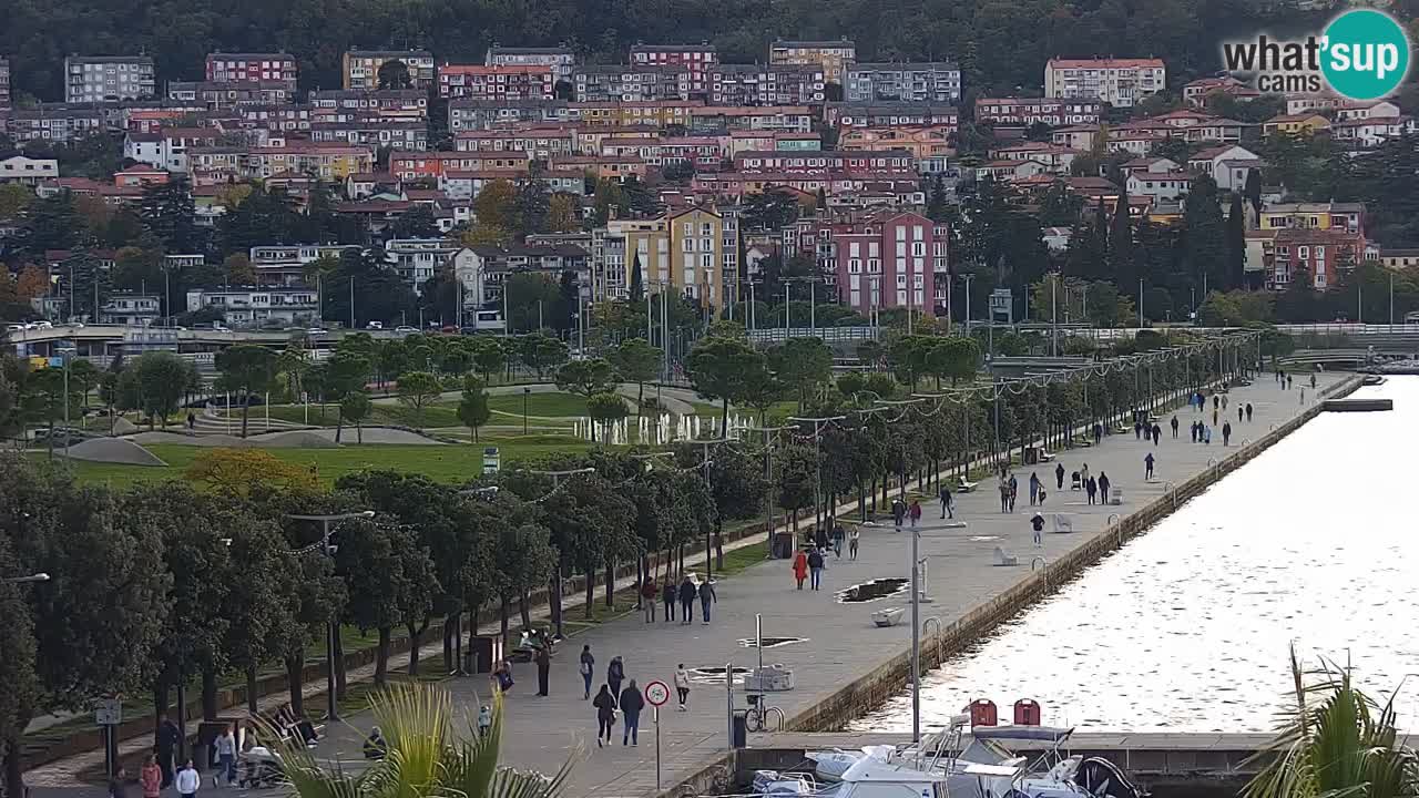Webcam Koper – Panorama des Jachthafens und der Promenade vom Hotel Grand Koper