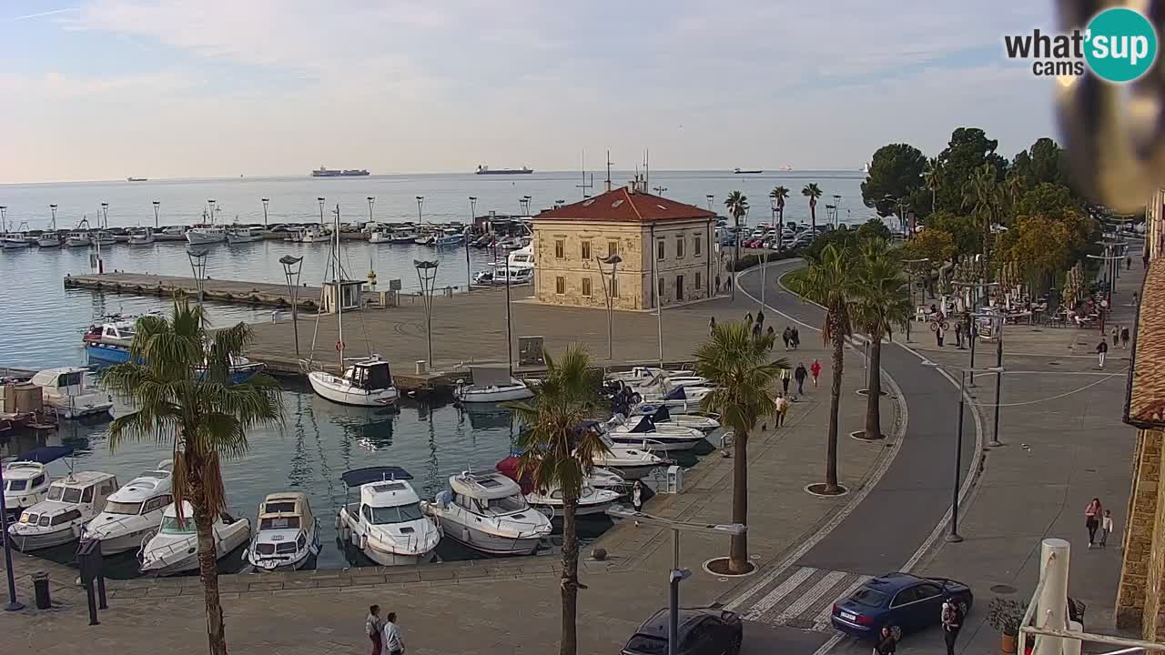 Webcam Koper – Panorama des Jachthafens und der Promenade vom Hotel Grand Koper