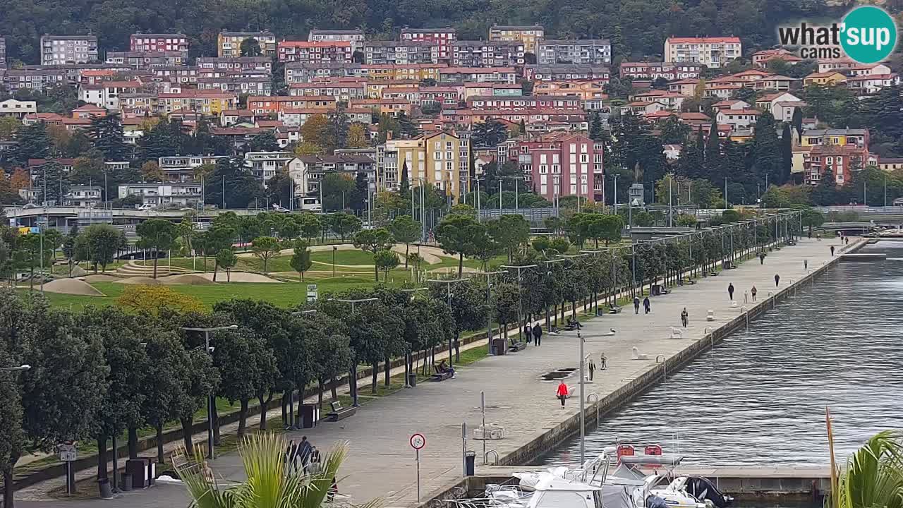 Webcam Koper – Panorama des Jachthafens und der Promenade vom Hotel Grand Koper