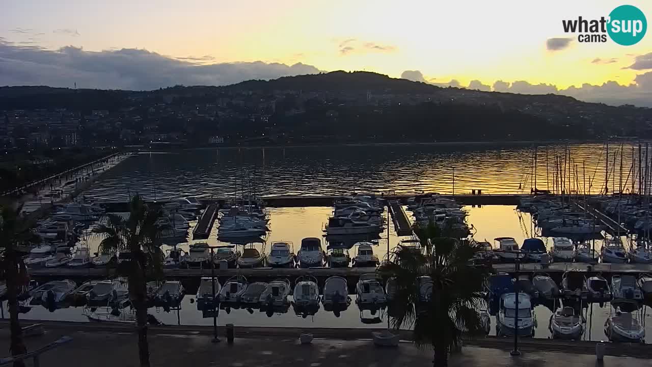 Camera en vivo Koper – puerto deportivo y paseo marítimo desde el Hotel Grand Koper
