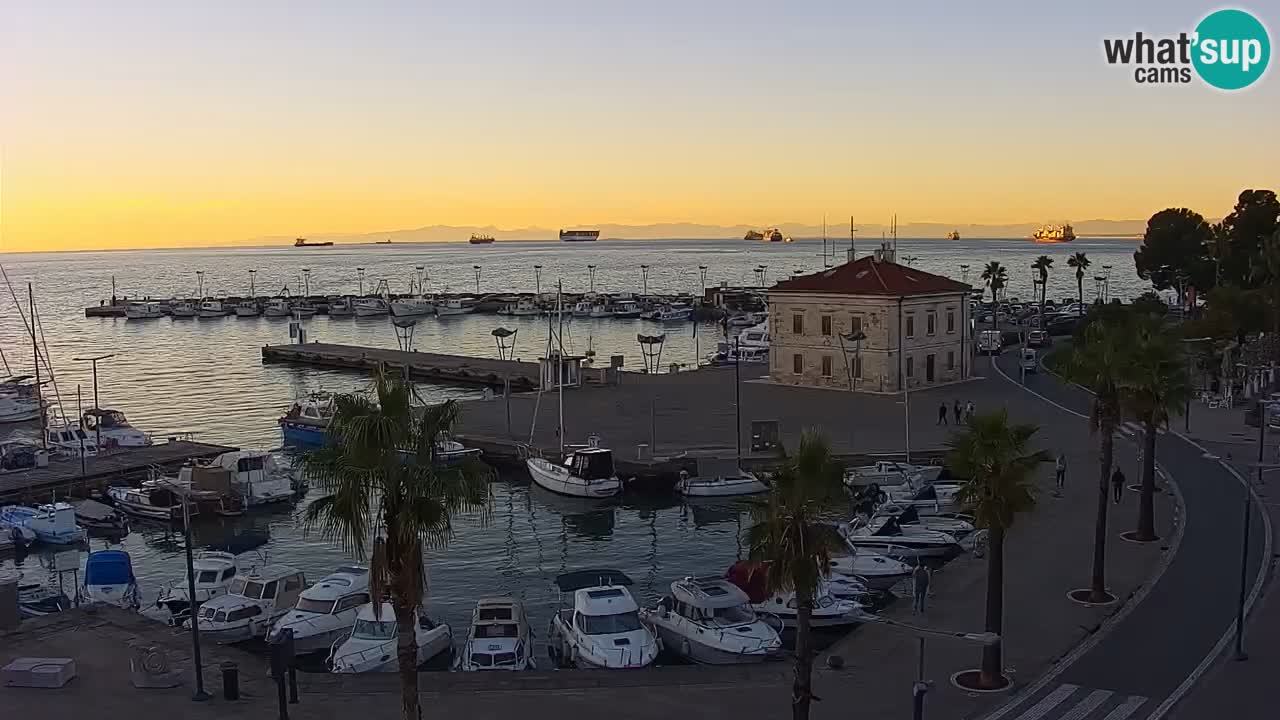 Camera en vivo Koper – puerto deportivo y paseo marítimo desde el Hotel Grand Koper