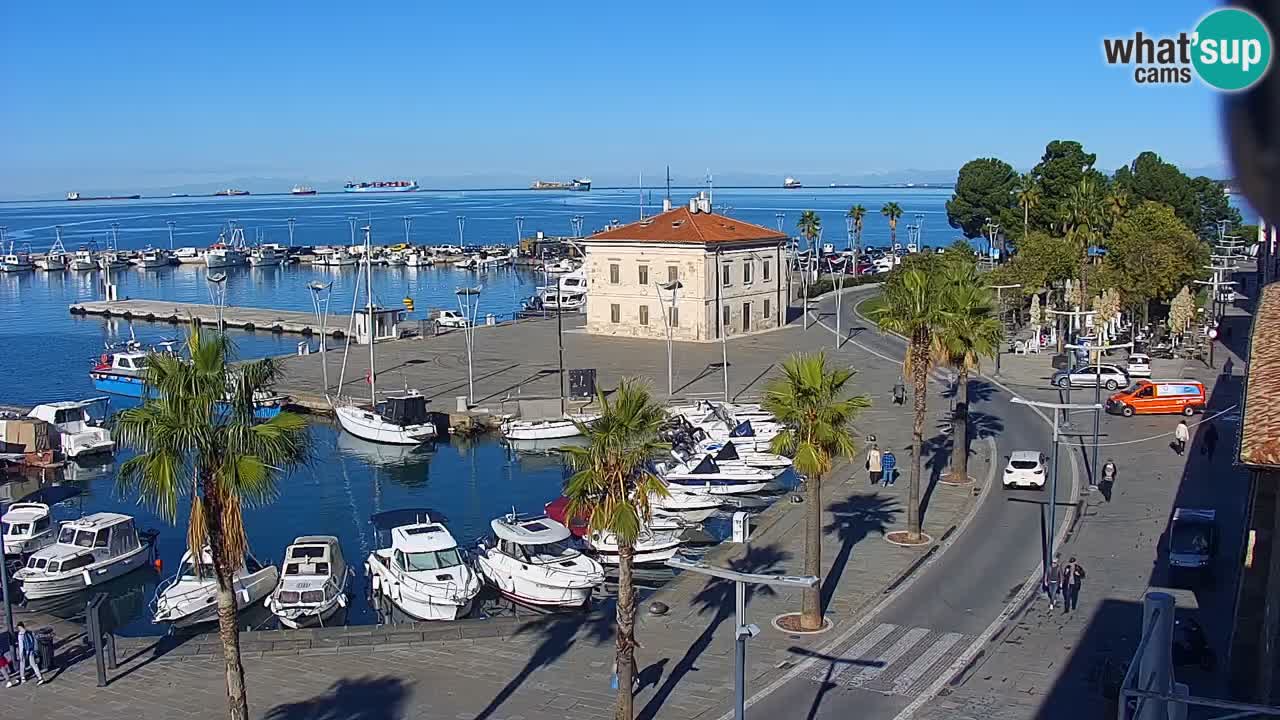 Spletna kamera Koper – Panorama na marino in promenado s Hotela Grand Koper