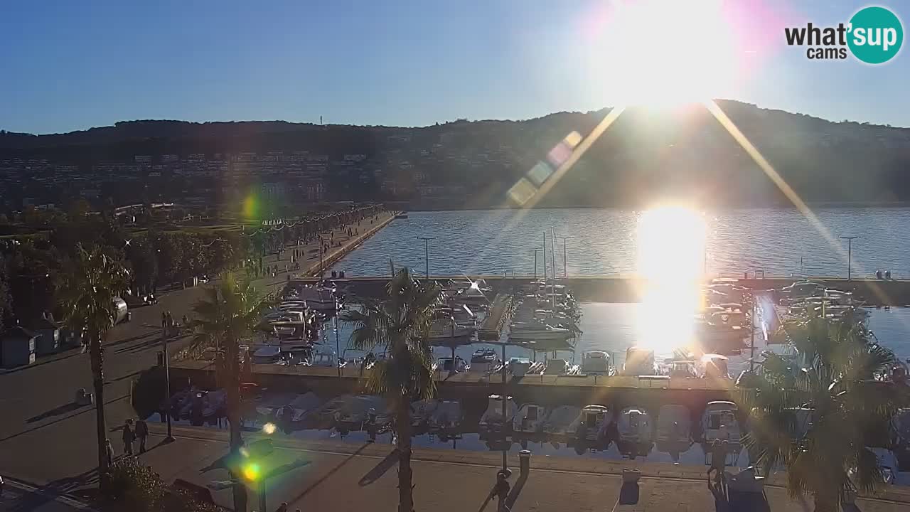 Webcam Koper – Panorama de la marina et de la promenade depuis le Grand Hotel Koper
