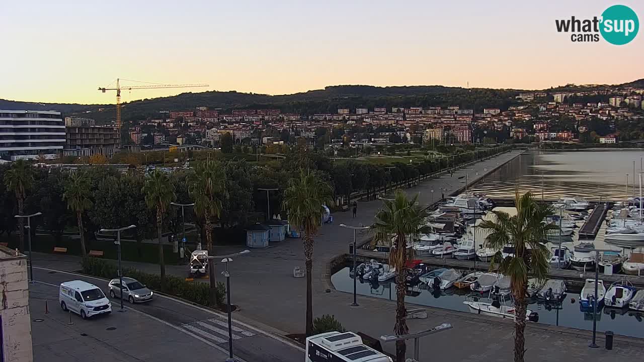 Webcam Koper – Panorama de la marina et de la promenade depuis le Grand Hotel Koper