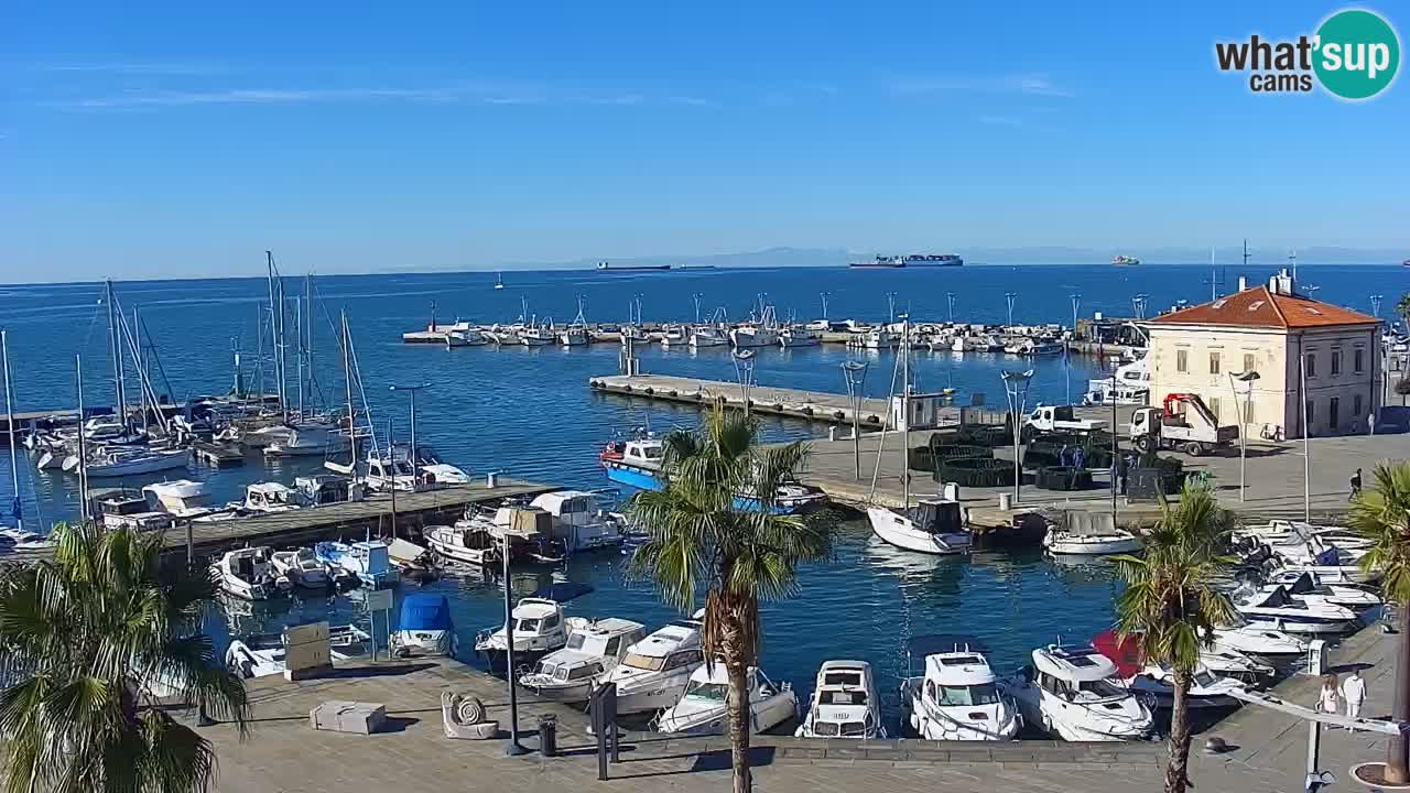 Webcam Koper – Panorama des Jachthafens und der Promenade vom Hotel Grand Koper