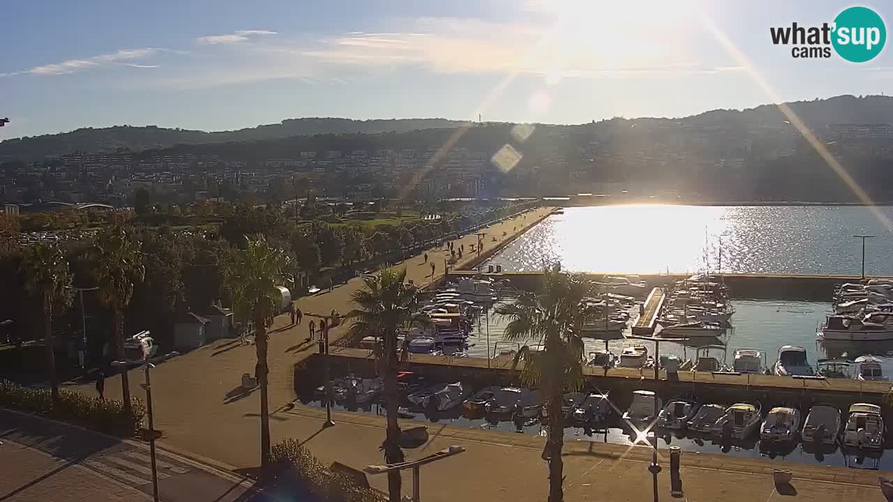 Webcam Koper – Panorama de la marina et de la promenade depuis le Grand Hotel Koper