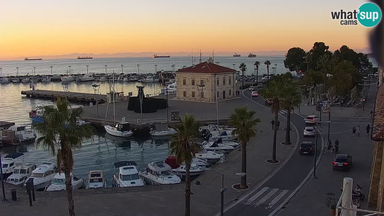 Webcam Koper – Panorama de la marina et de la promenade depuis le Grand Hotel Koper